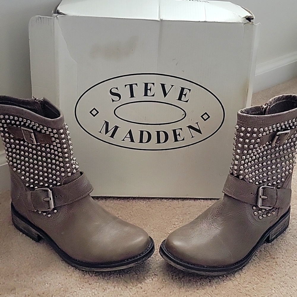 Steve Madden Stone Leather boots